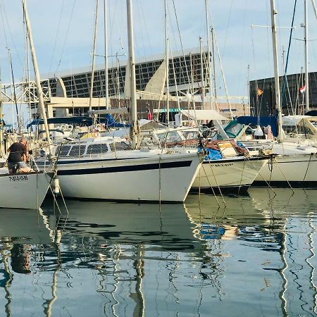 Sleep & Boats Barcelona City Sant Adria de Besos Bagian luar foto