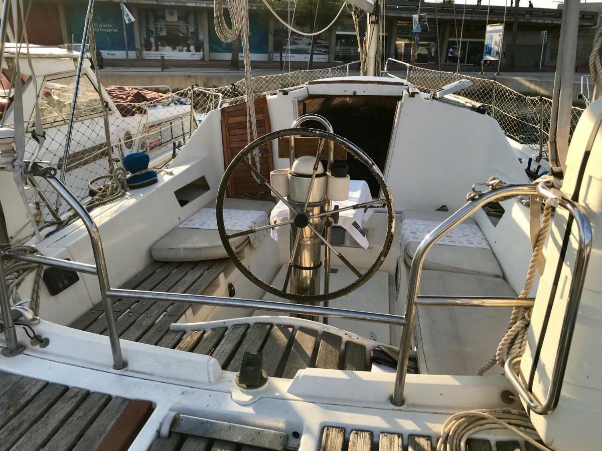 Sleep & Boats Barcelona City Sant Adria de Besos Bagian luar foto