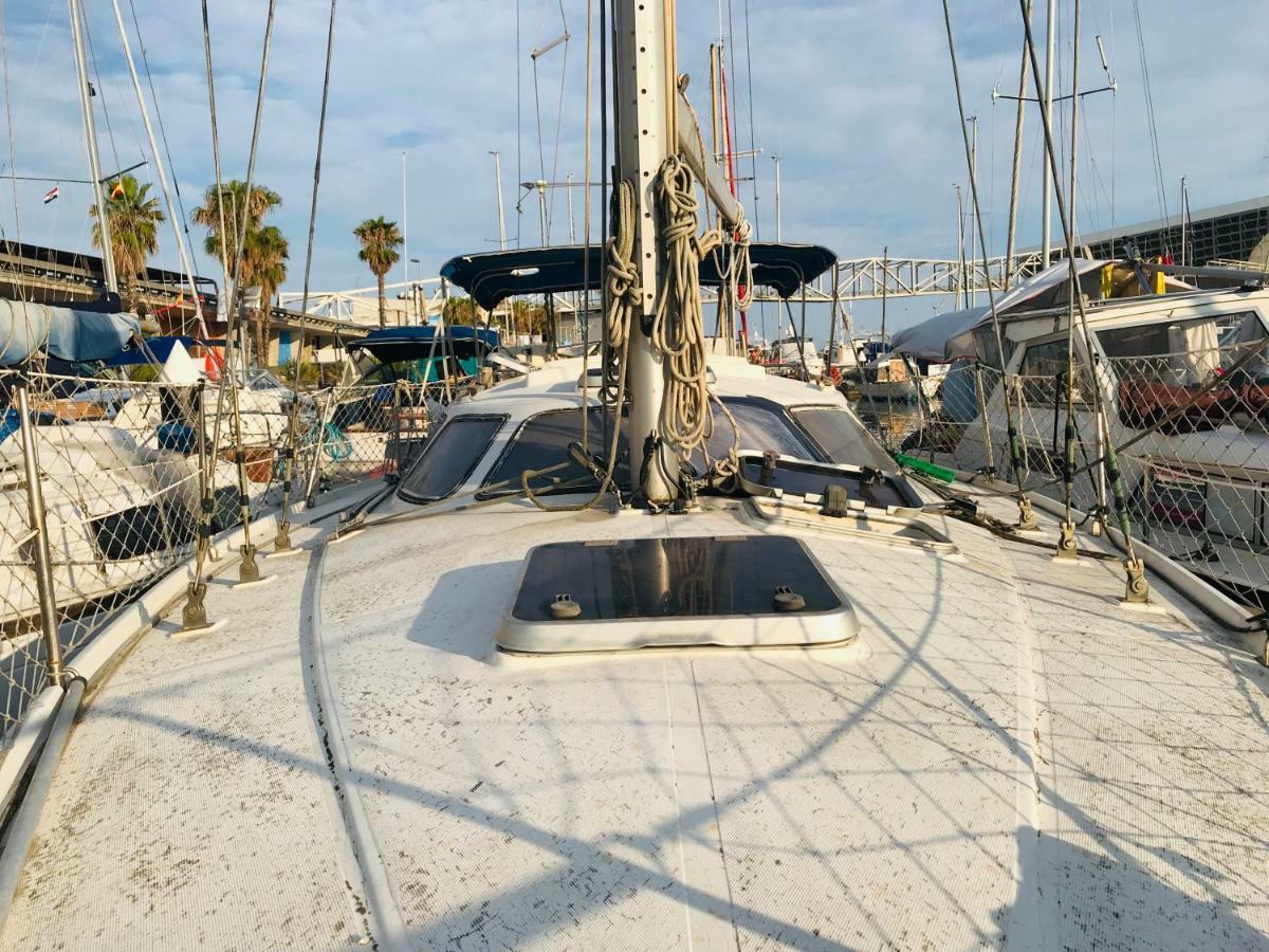 Sleep & Boats Barcelona City Sant Adria de Besos Bagian luar foto