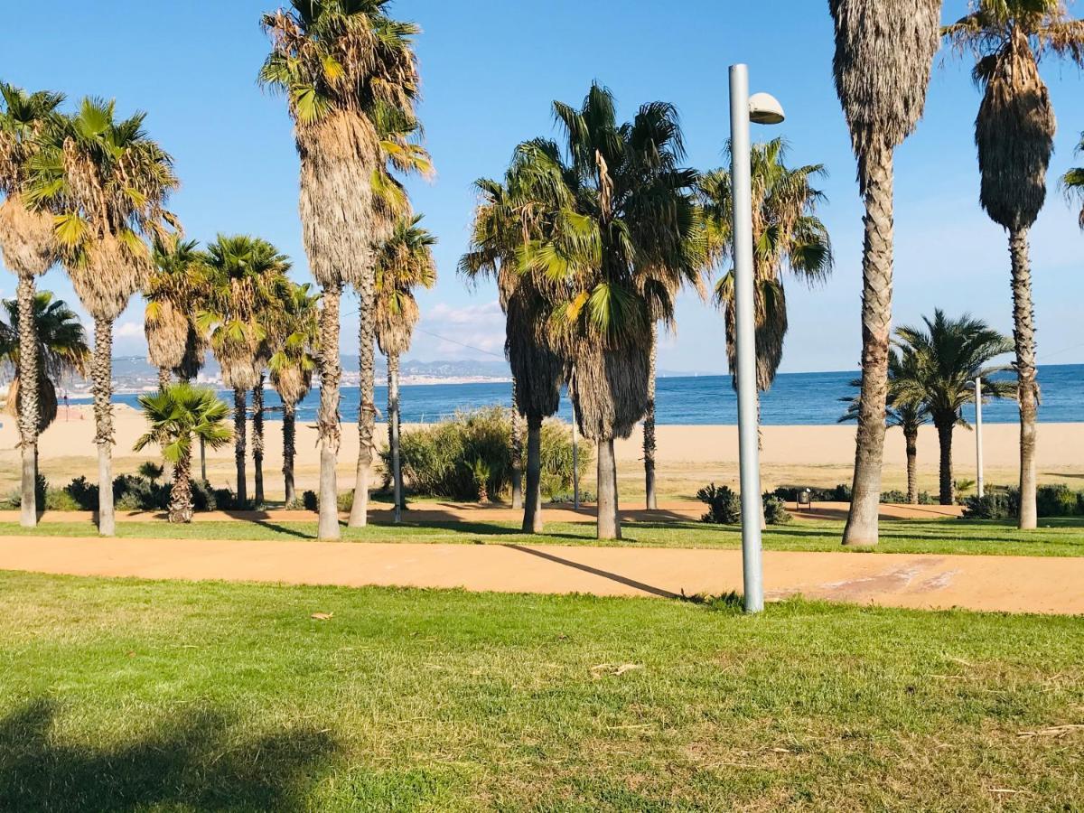 Sleep & Boats Barcelona City Sant Adria de Besos Bagian luar foto